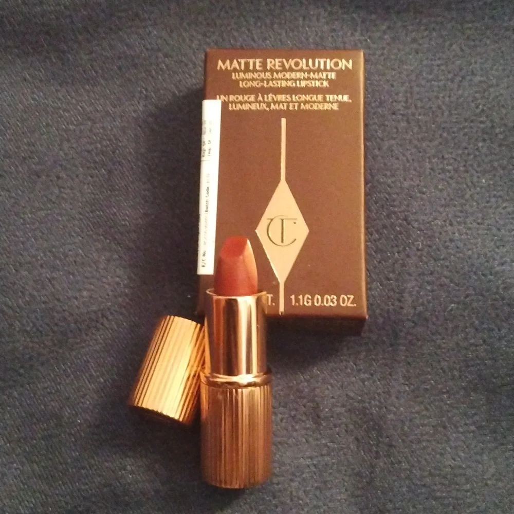 Charlotte Tilbury matt revolution lipstick mini - Picture 2 of 2